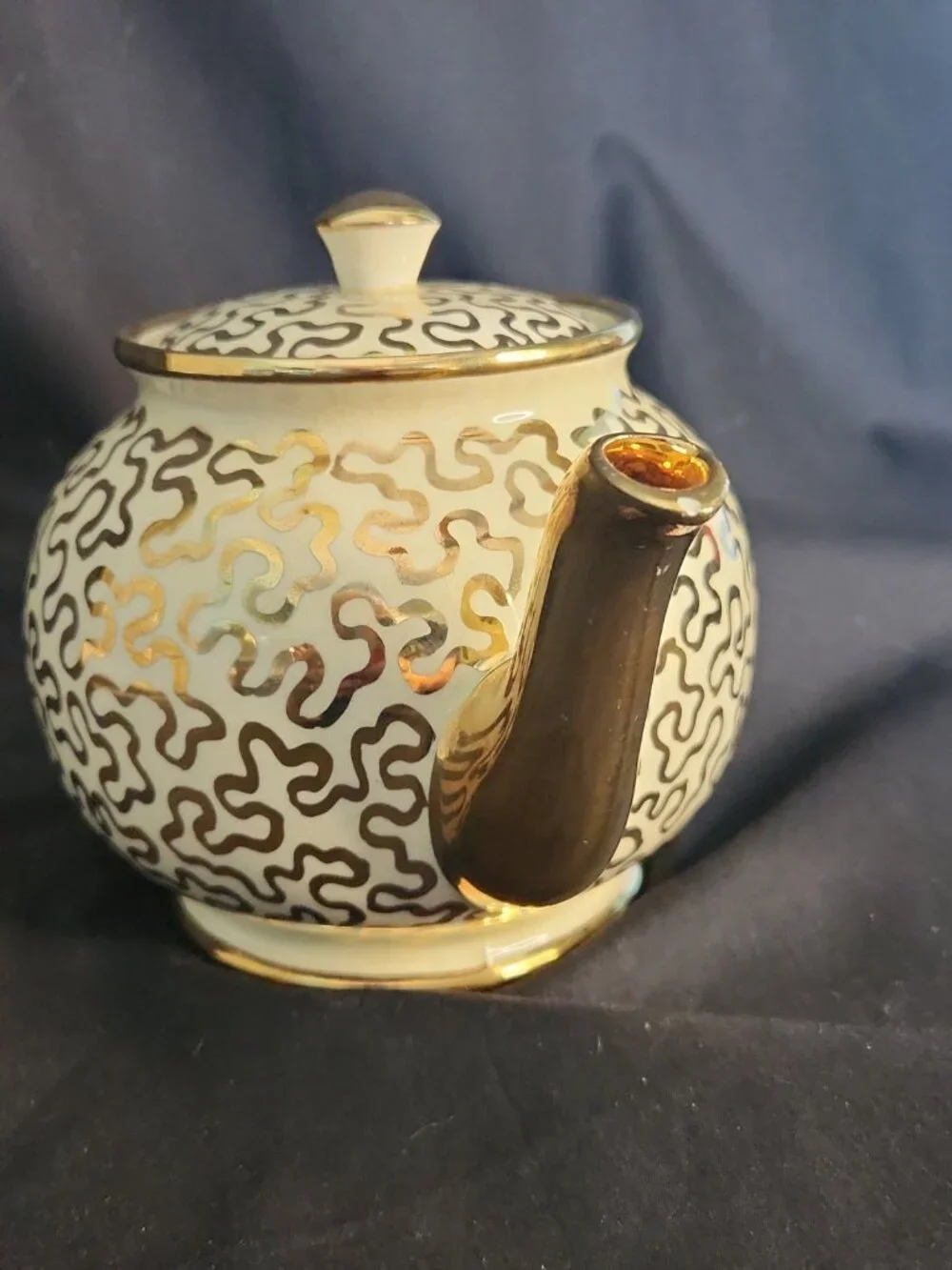 Vintage Sadler Tea Pot, Burslem, Stoke-on-Trent, England Gold Squiggles on Cream